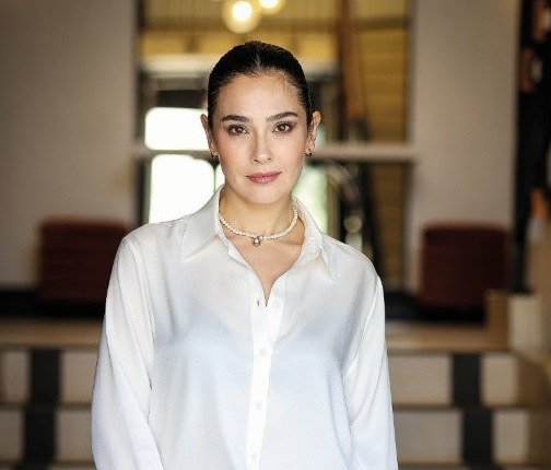 FUNDA ERYİĞİT:  “ÖDÜL TÖRENLERİNDE AĞLAYAN BİR İNSAN OLDUM”